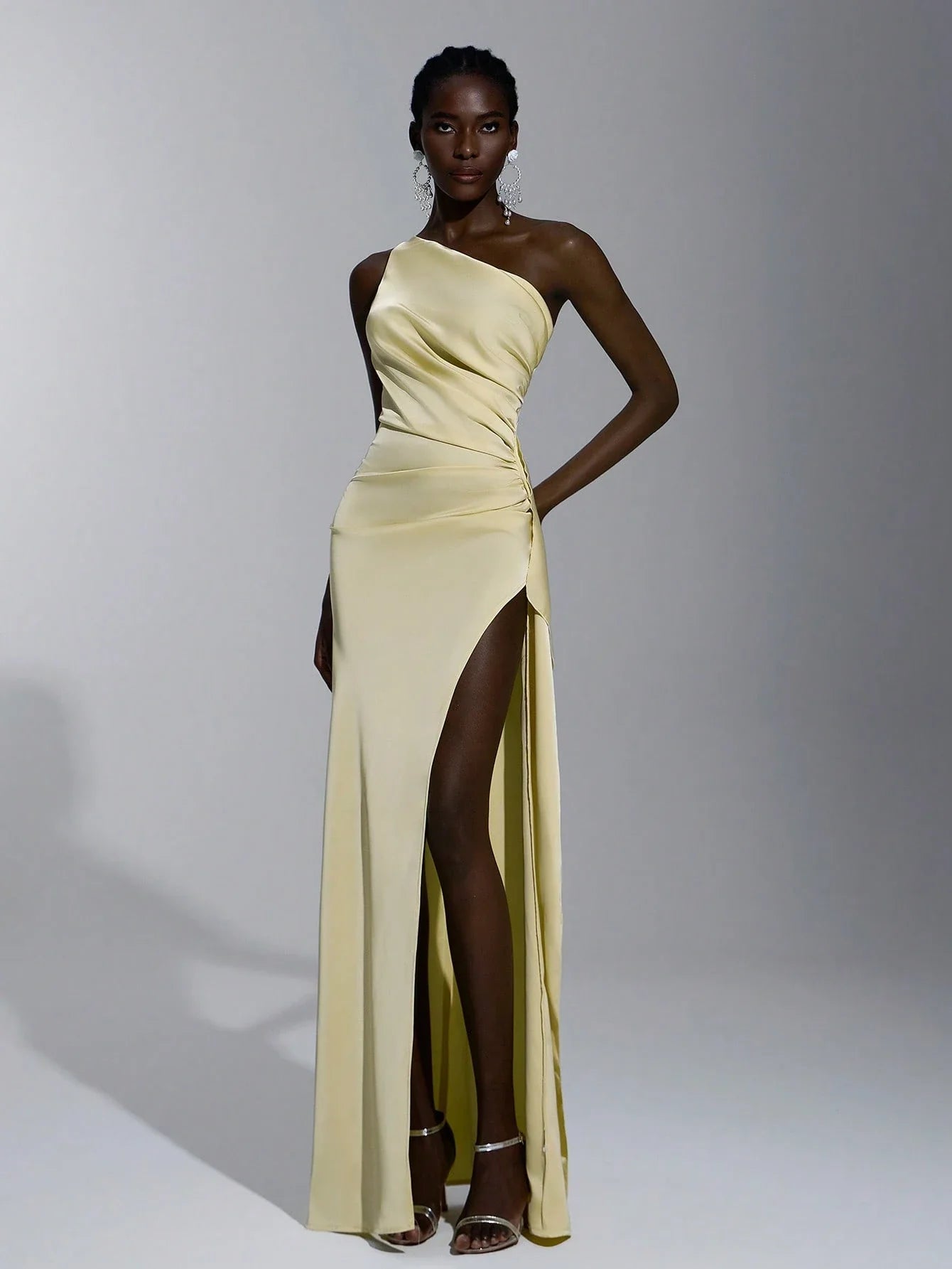 Vestido de Madrinha de Casamento Feminino Sorina em Tecido