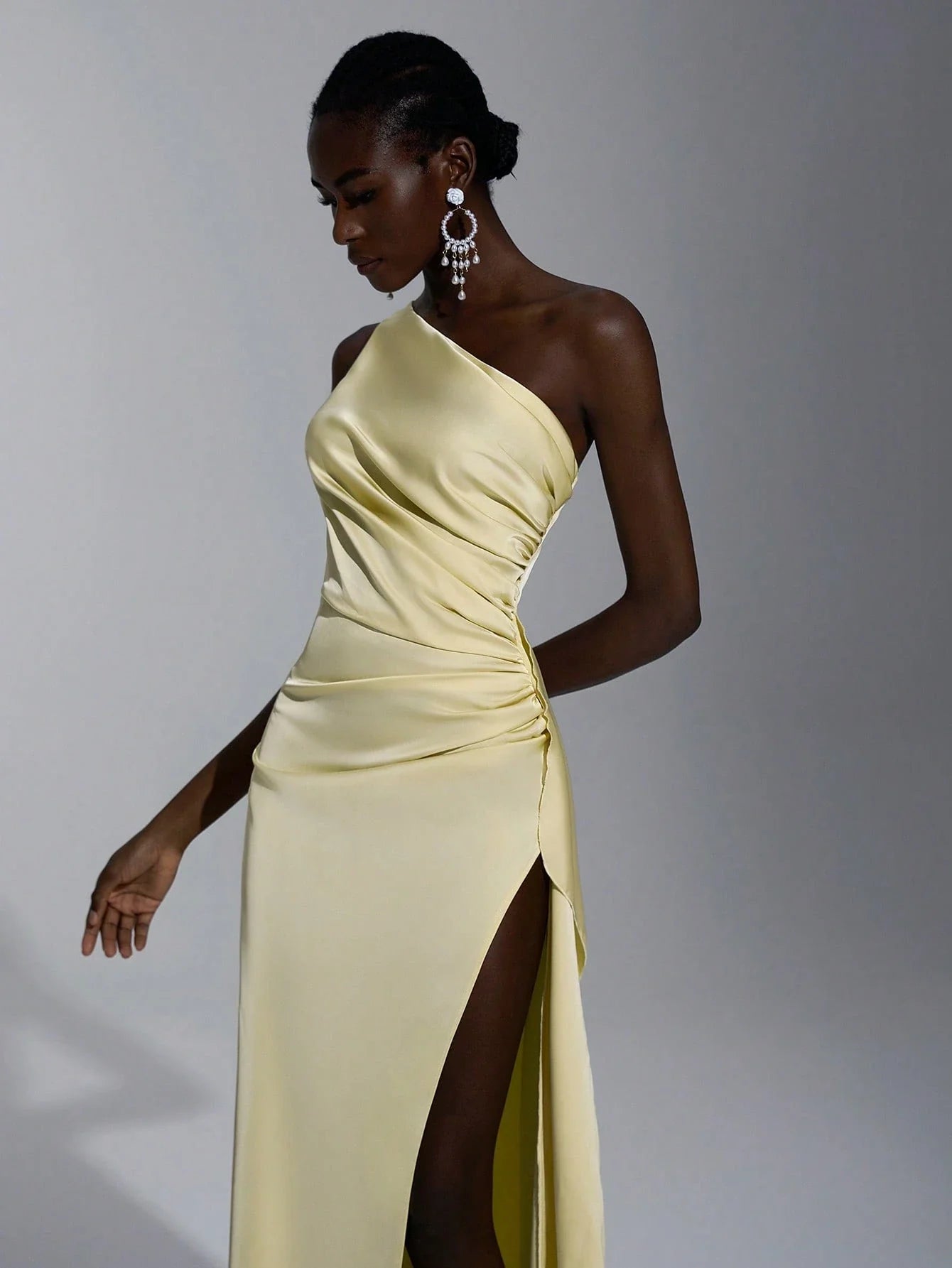 Vestido de Madrinha de Casamento Feminino Sorina em Tecido