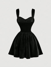 Vestido Curto Preto Flávia