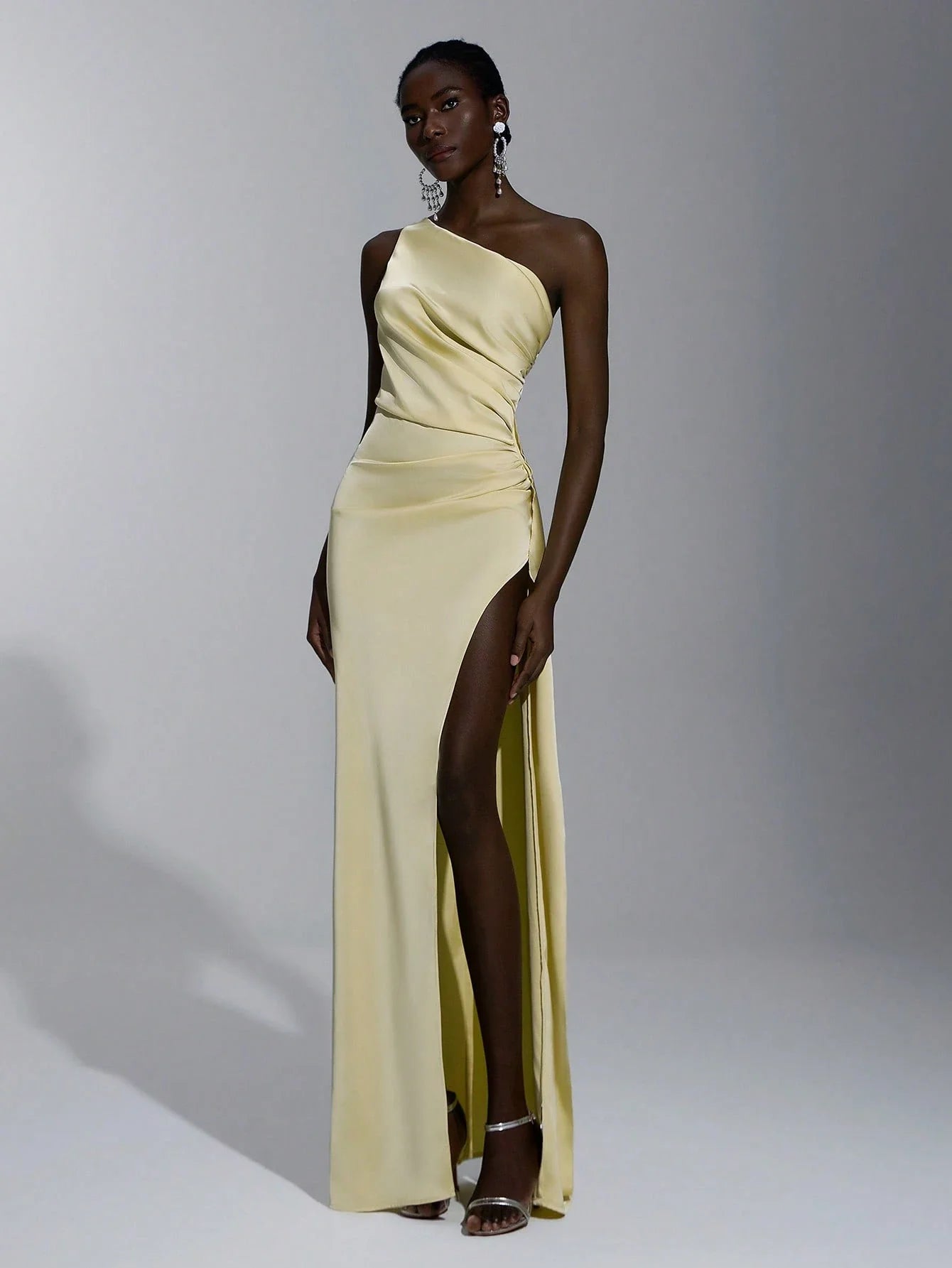 Vestido de Madrinha de Casamento Feminino Sorina em Tecido