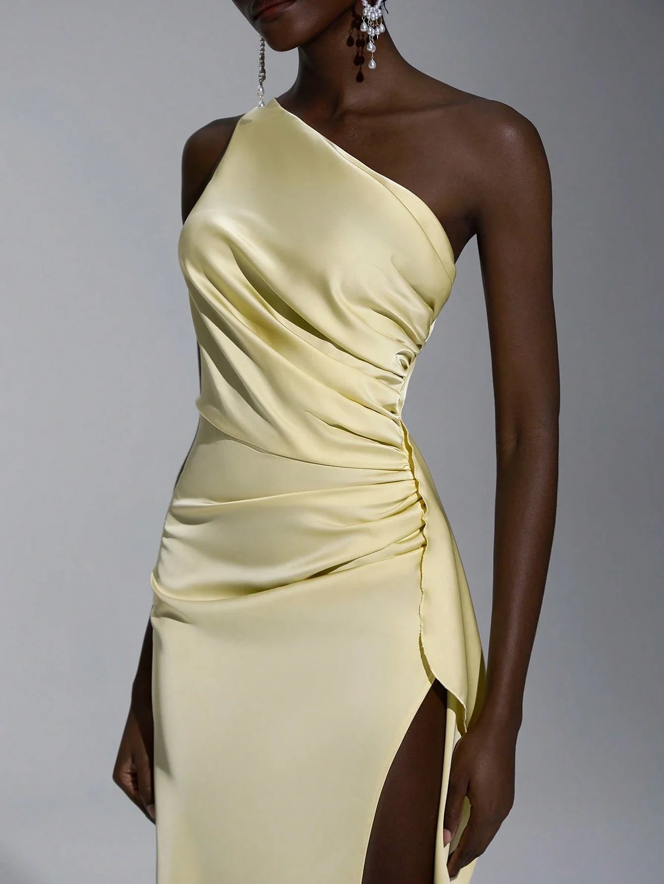 Vestido de Madrinha de Casamento Feminino Sorina em Tecido